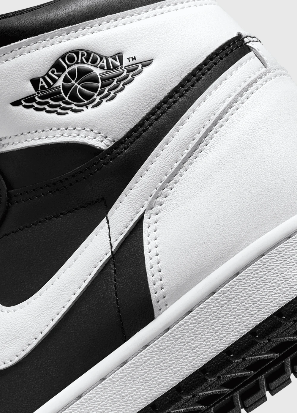 Nike Air Jordan 1 Retro High OG 'Black White' Sneakers 4 Nike Air Jordan 1 Retro High OG 'Black White' Sneakers - Image 4