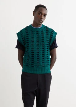 Men Clothing Store 30 Facade Vent Vest