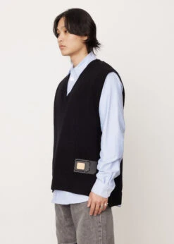 JW Anderson Sim Card Patch V-Neck Vest 8 JW Anderson Sim Card Patch V-Neck Vest -Men Clothing Store mens incu 418 6d03a826 c9c1 49ce a6cd de7dba90c050