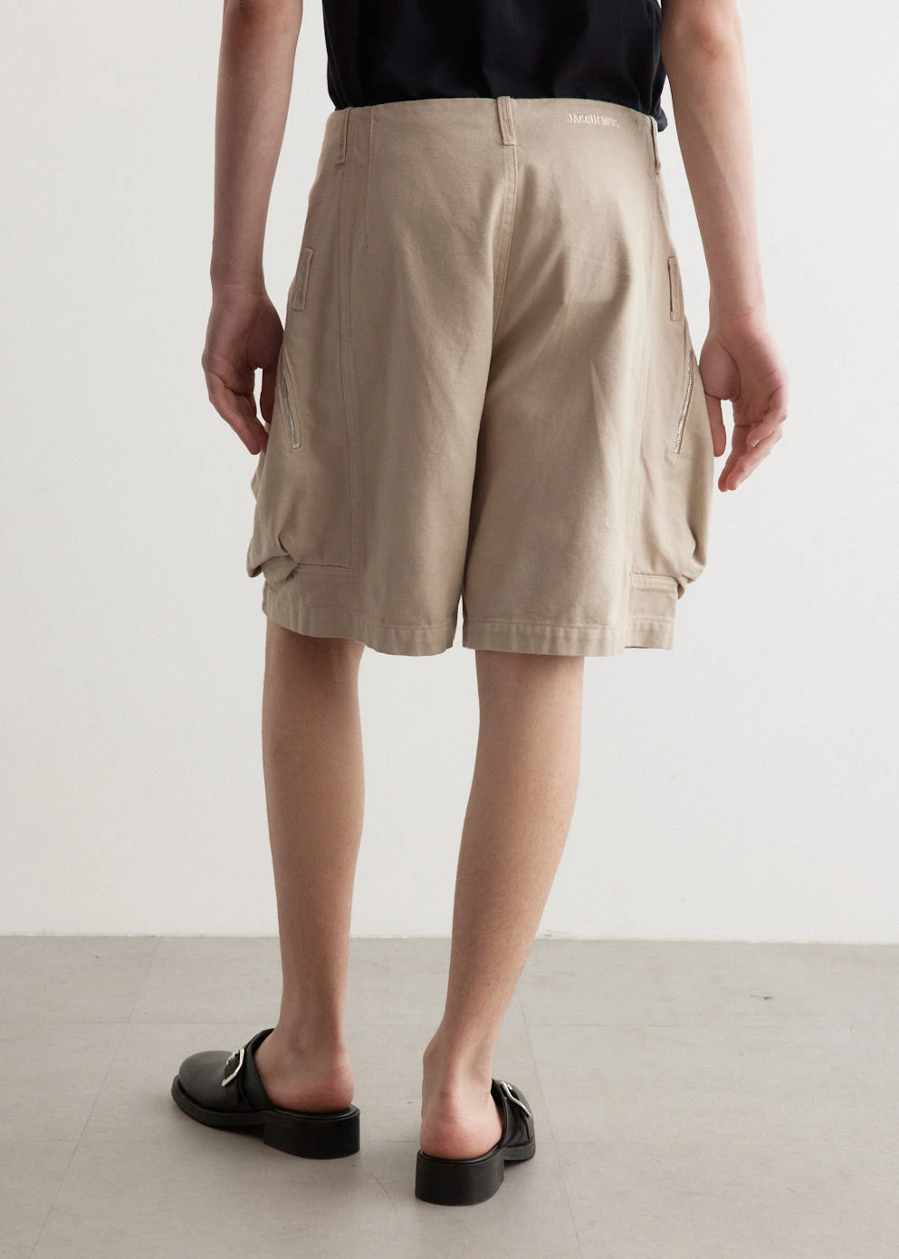 Jacquemus Le Short Cargo Croissant 5 Jacquemus Le Short Cargo Croissant - Image 5