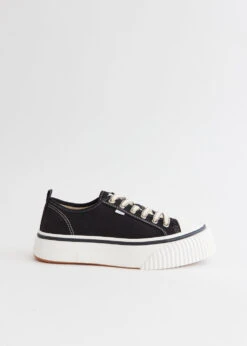 Low Top Ami Sneakers