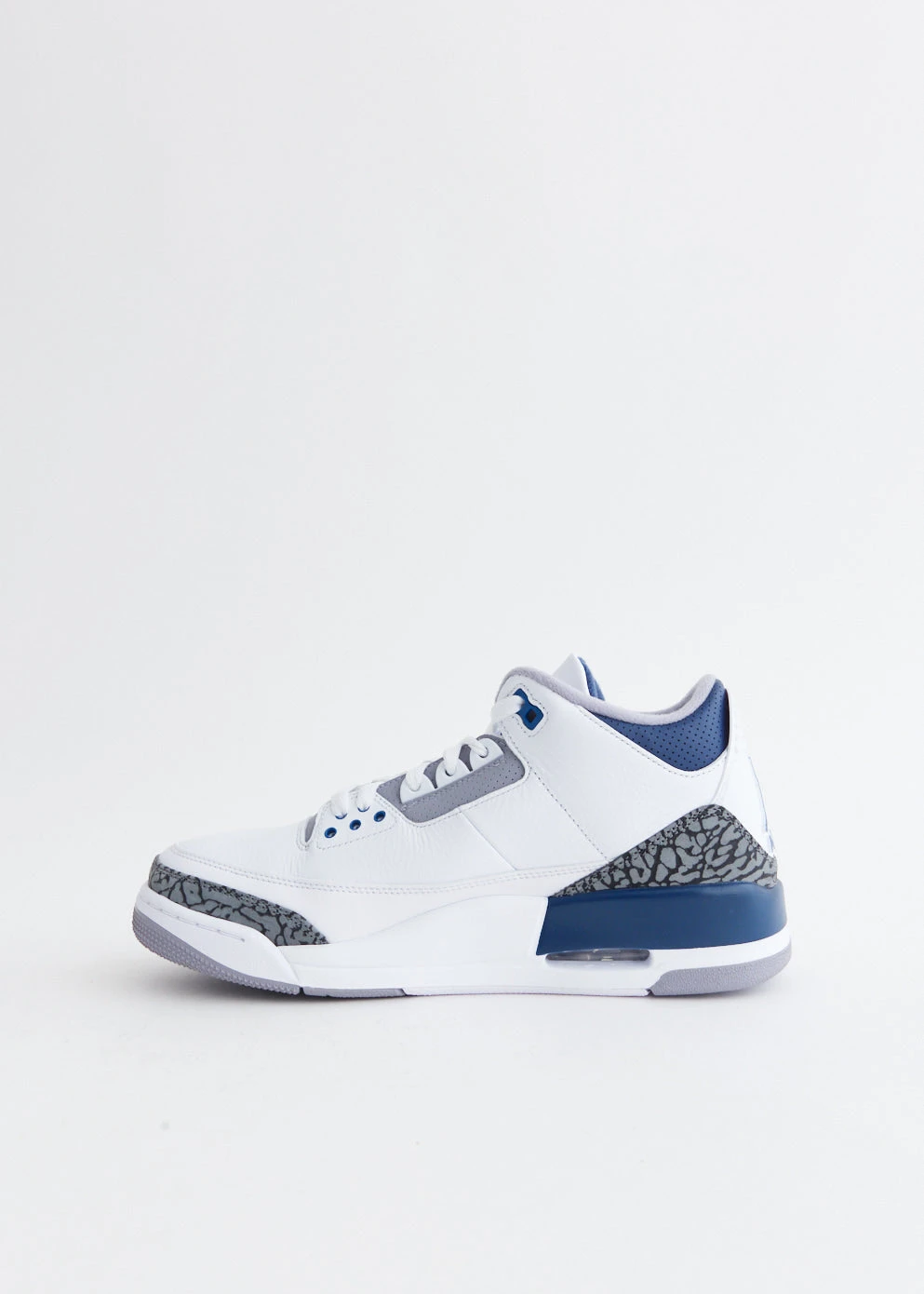 Nike Air Jordan 3 Retro 'Midnight Navy' Sneakers 5 Nike Air Jordan 3 Retro 'Midnight Navy' Sneakers - Image 5