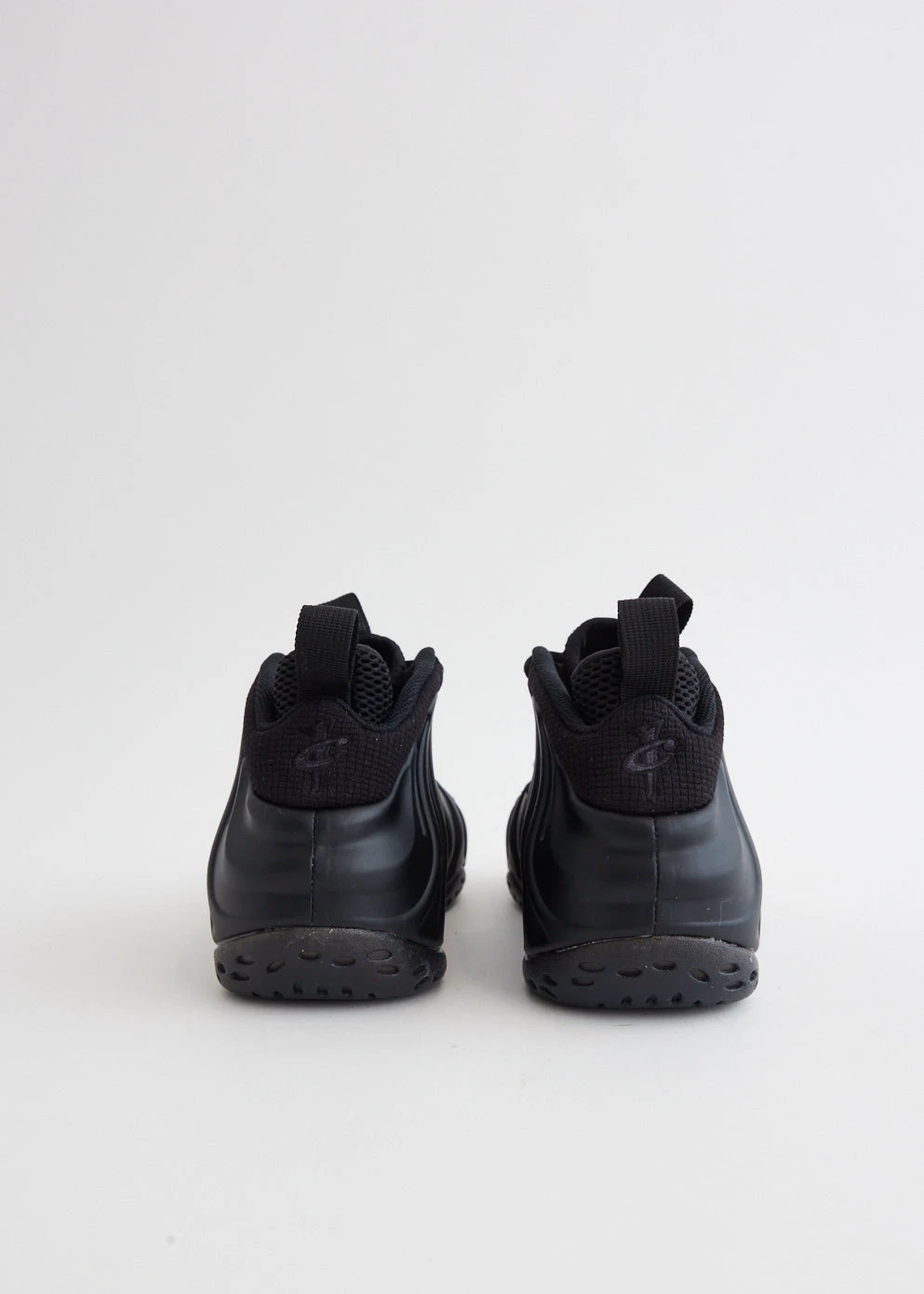 Nike Air Foamposite One 'Anthracite' Sneakers 4 Nike Air Foamposite One 'Anthracite' Sneakers - Image 4