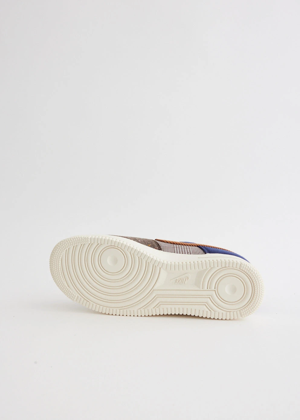 Nike Air Force 1 '07 Premium 'Tweed Corduroy' Sneakers 6 Nike Air Force 1 '07 Premium 'Tweed Corduroy' Sneakers - Image 6